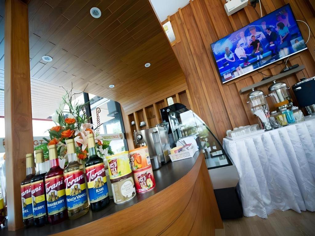 Gt Residence Hotel Бурирам Екстериор снимка