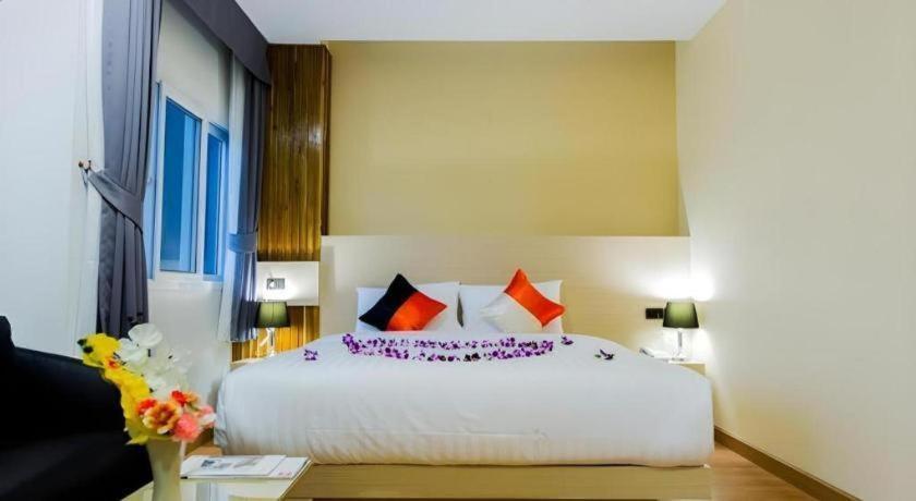 Gt Residence Hotel Бурирам Екстериор снимка
