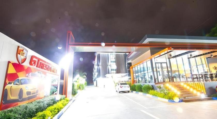 Gt Residence Hotel Бурирам Екстериор снимка